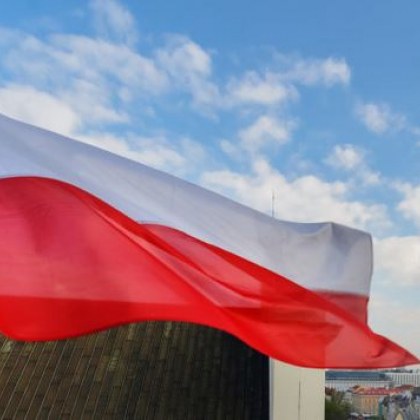 Полша обмисля да спре издаването на визи за руснаци
