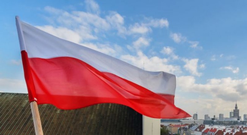 Полша обмисля да спре издаването на визи за руснаци