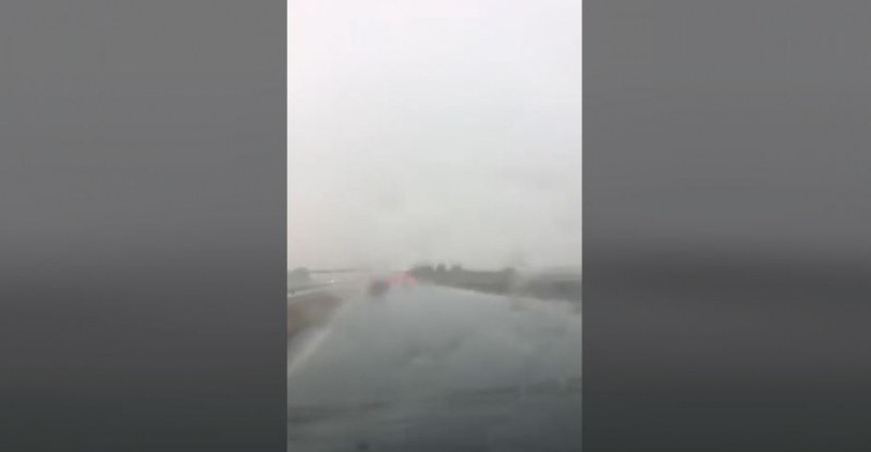 Силна буря затрудни шофьорите по АМ 