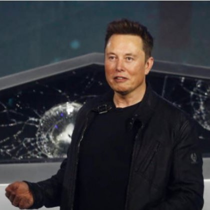 Ръководителят на SpaceX и Tesla Илън Мъск смята че всички
