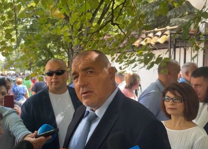 Василев и Петков изсмукаха от държавата стотици милиони ВИДЕО