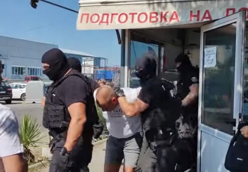 Арестуваха застрахователен агент при спецакцията в Бургас ВИДЕО
