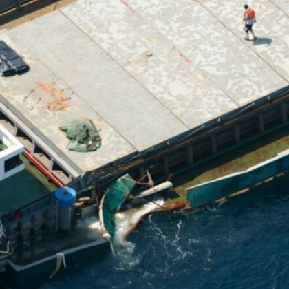 Японски танкер превозващ химикали се сблъска с товарен кораб край