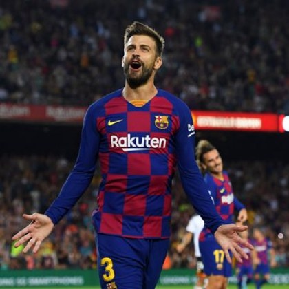 Защитникът на Барселона Жерар Пике и новата му любима Клара Чиа