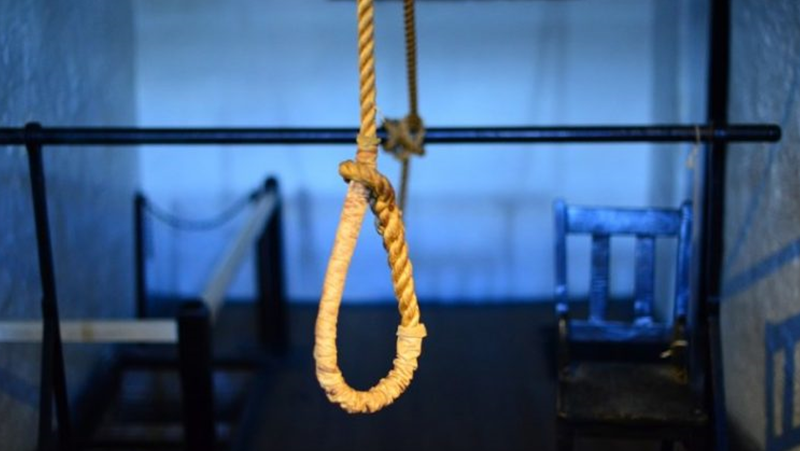 Жена завари съпруга си обесен в дома им