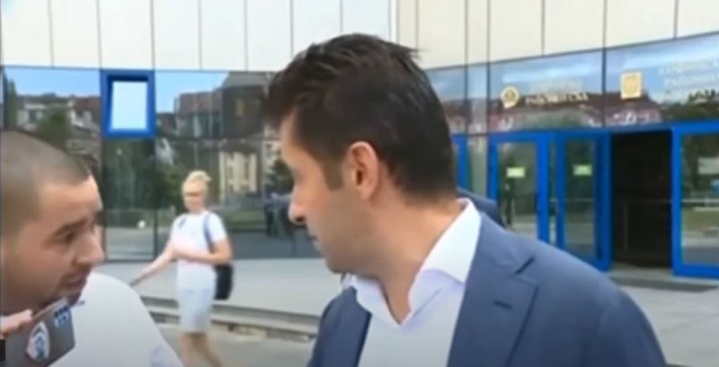 Кирил Петков удари журналист, задаващ му неудобен въпрос ВИДЕО