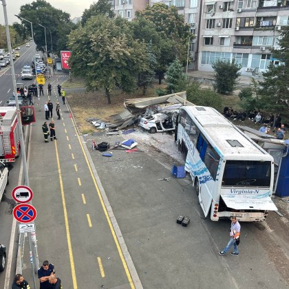 Автобусът който уби двама полицаи в Бургас е обявен за