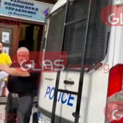 Окръжният съд в Бургас решава днес дали 15 годишният шофьор на