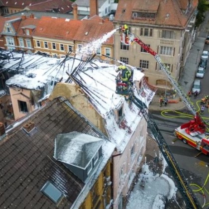 Драматични часове в германския град Аполда Пожар избухнал в жилищна
