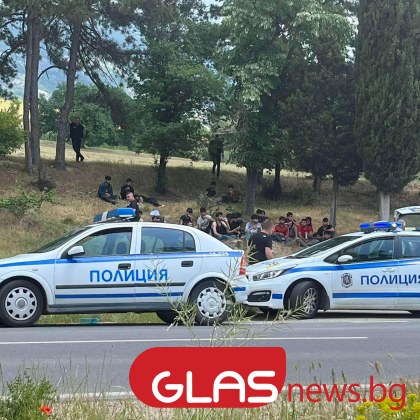 В Бургаско полицията залови още две групи нелегални мигранти Две