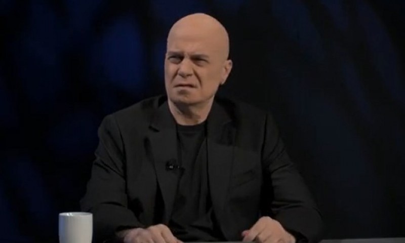 Трифонов отново заговори за референдума, показа интервю с Желю Желев