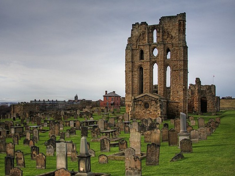 Туристка, посетила манастира Tynemouth (Англия), направи невероятна снимка. Очевидно дамата е