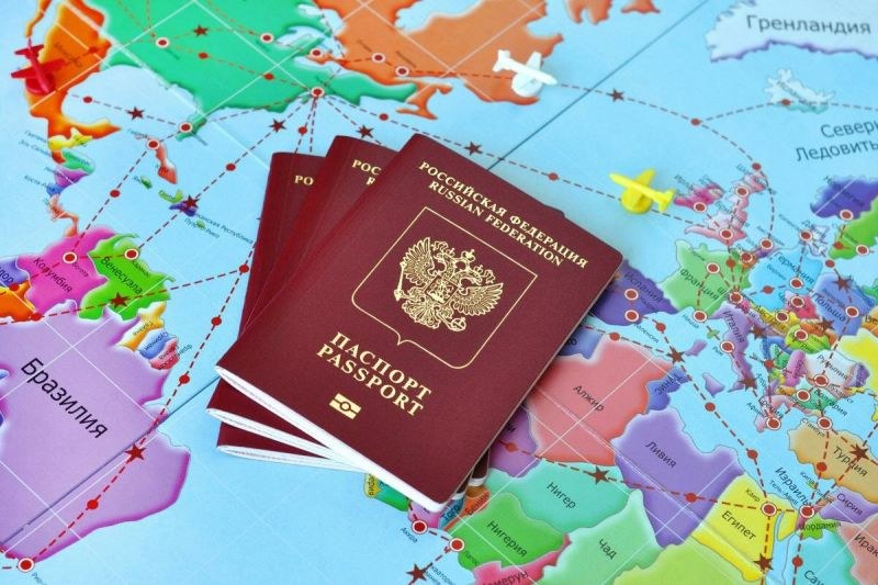 ЕС прекратява облекченото издаване на визи за руснаци, но не налага пълна забрана
