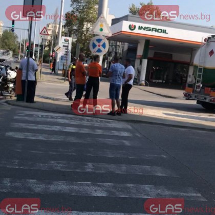 Шофьорка отнесе мъж с тротинетка на булевард в Пловдив, качи го на капака* СНИМКИ