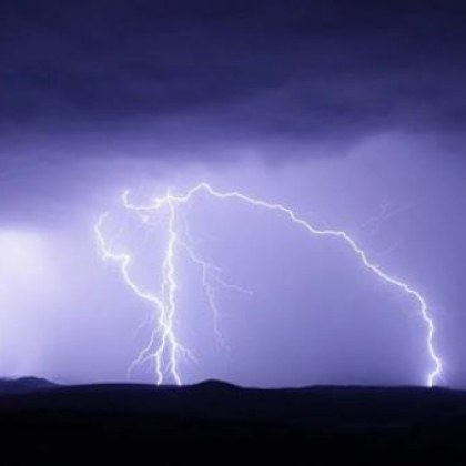 НИМХ обяви жълт код за значителни валежи и гръмотевични бури