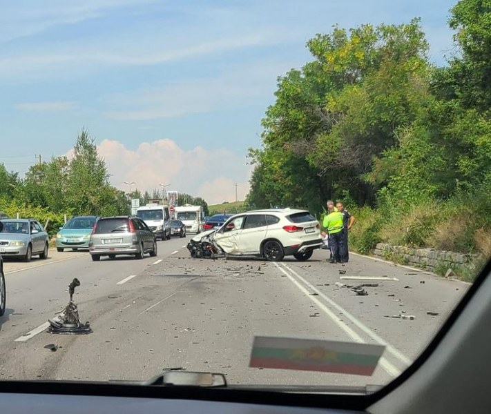 Тежко катастрофа е станала на път I-1. Инцидентът е в