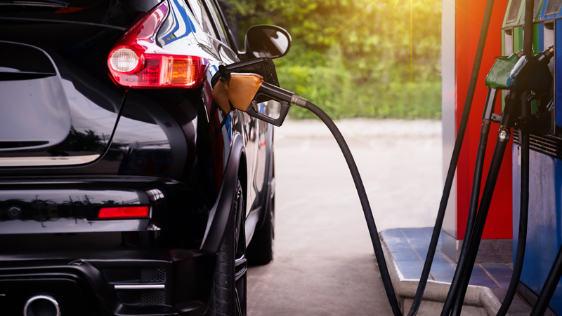 Цените на горивата от сега ще се запазят и през септември