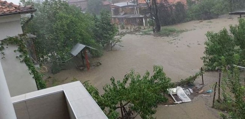 Бедствено положение в Карловско! 5 села са под вода ВИДЕО