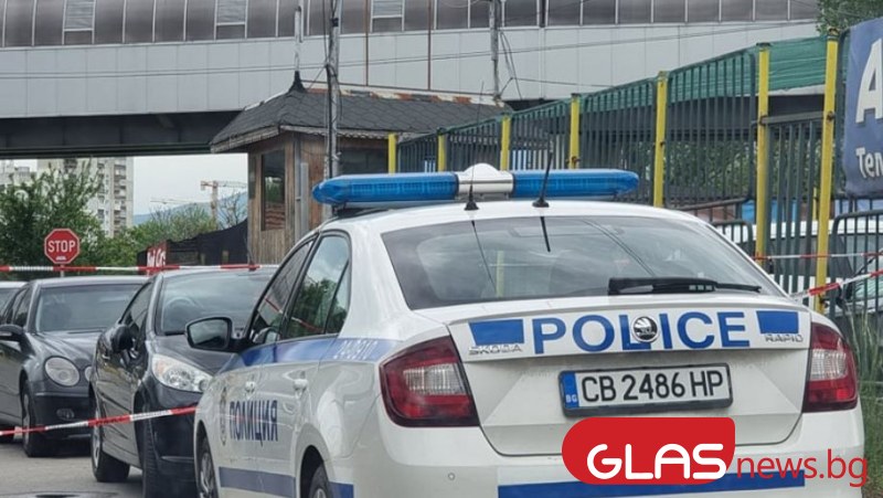 Млади карловки задигнаха козметика от магазин