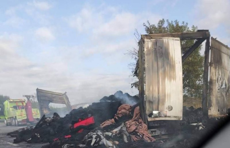 Товарен камион се е запалил на автомагистрала Тракия тази сутрин