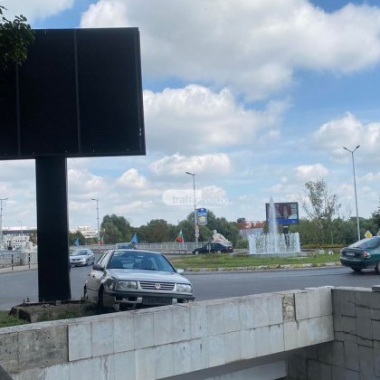 Опасна катастрофа на метри от пловдивски подлез СНИМКИ