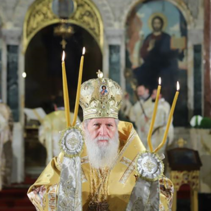 Патриарх Неофит е бил приет в болница Той с пневмония причинена