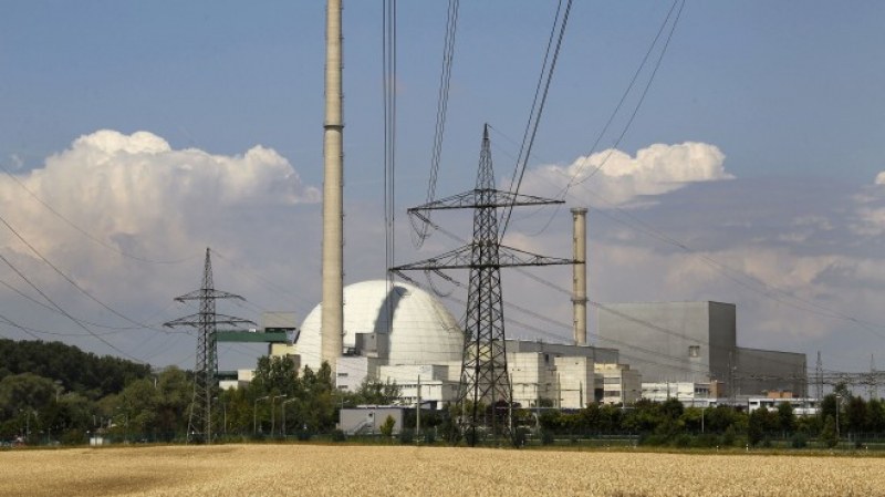 Германия запазва два ядрени реактора
