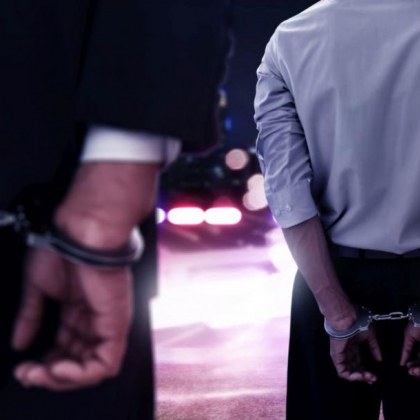 Задържаха двама мъже за склоняване към проституция