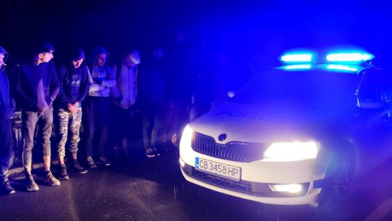 Спипаха девет сирийци в колата на украинка
