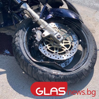 Мотоциклетист е в болница след катастрофа на пътя Бургас