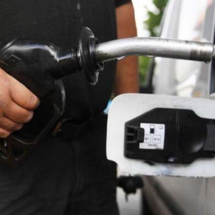 Цените на колонките на бензиностанциите у нас си остават все