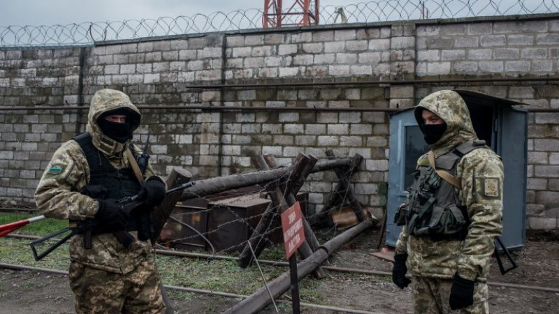 Един загинал и четирима са ранени при обстрел срещу руски граничен пункт