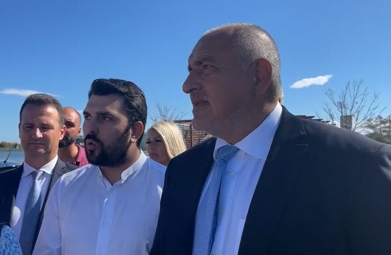 Откакто ги няма Киро и Асен цените на горивата падат