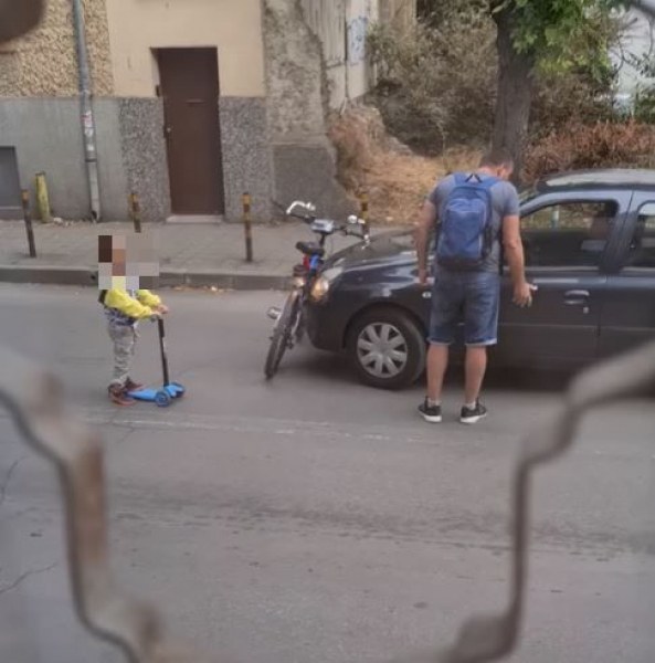 Баща агресира срещу шофьор! Детето му си карало тротинетката на пътя СНИМКИ