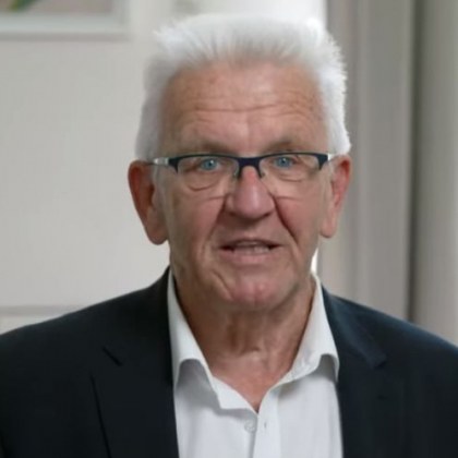 Министър председателят на федерална провинция Баден Вюртемберг в Германия Винфрид Кречман който