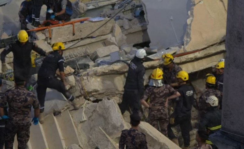 Четириетажна жилищна сграда се срути във вторник в йорданската столица,