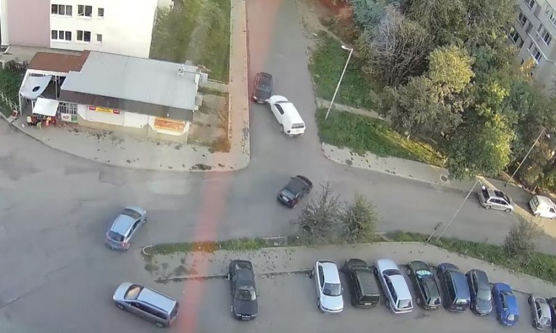Два леки автомобила се блъснаха в Стара Загора. Катастрофата става
