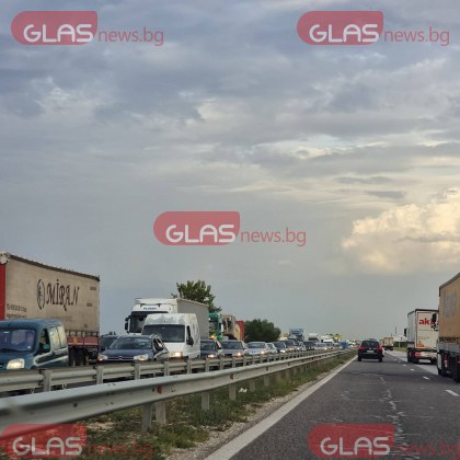 Огромно задръстване се е образувало на магистрала Тракия край Пловдив