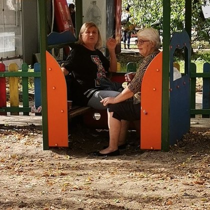 Две видински баби възмутиха си постъпката си Възрастните дами се