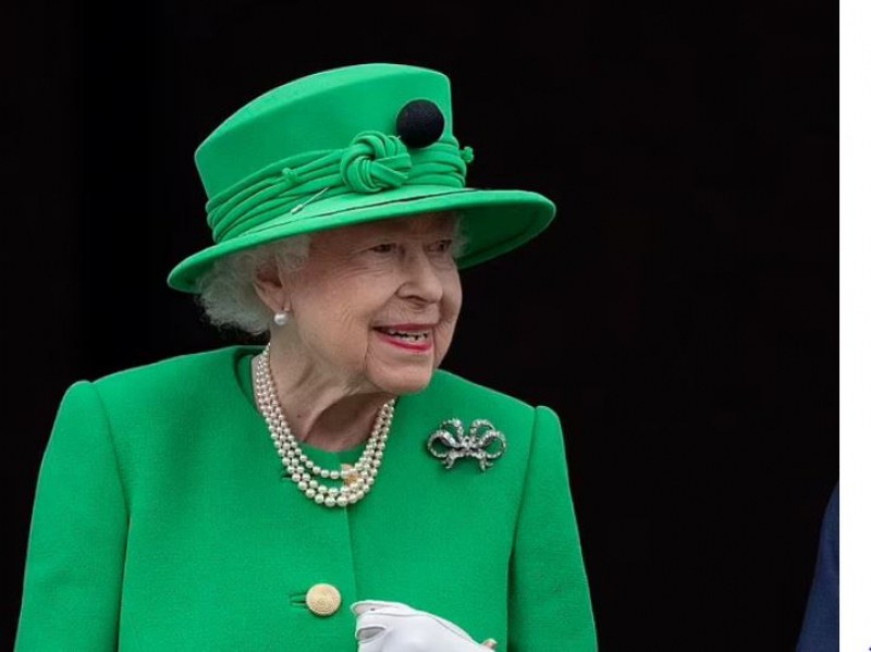 Как Елизабет II хвърли в ужас Бъкингамския дворец с едно съобщение