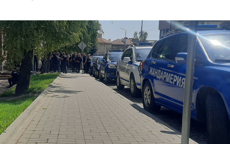 Спецакция срещу купен вот се провежда в София.Екипи на жандармерията,