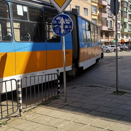 Трамвай е дерайлирал в София За това съобщават очевидци в социалната