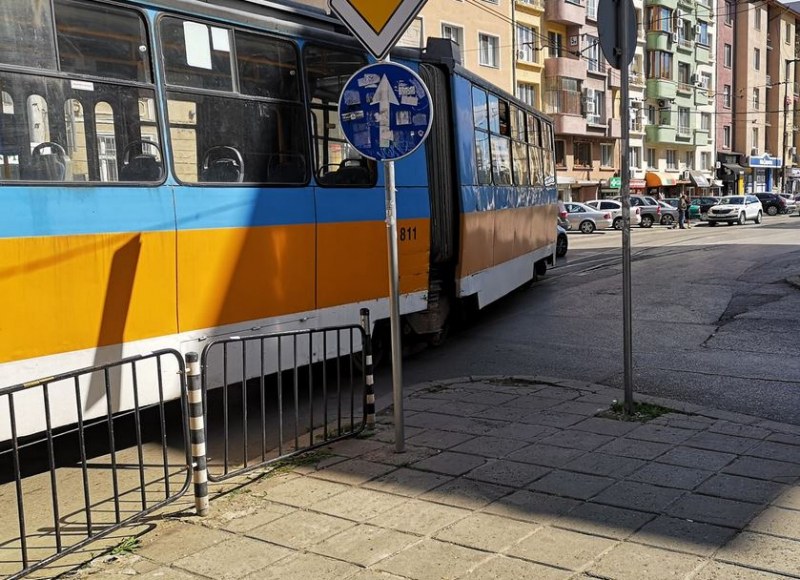 Трамвай е дерайлирал в София.За това съобщават очевидци в социалната