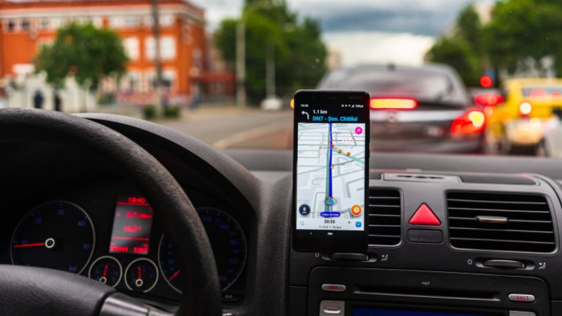 Широкоразпространено приложение сред шофьорите - Waze, може да бъде спряно