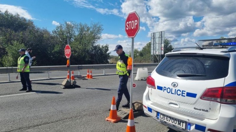 Строг контрол: Изградиха 7 КПП-та в Бургаско, проверяват наред  СНИМКИ