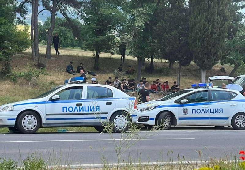Обявиха бедствено положение в две общини заради бежанците