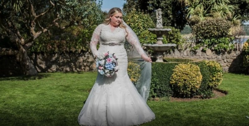 Изоставена булка отпразнува сватбата, за която беше похарчила 13 хил. долара СНИМКИ