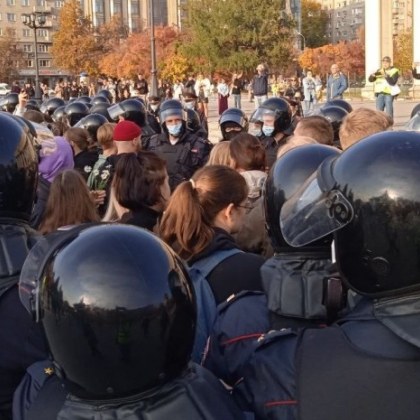 В много руски градове се подновиха протестни акции срещу войната