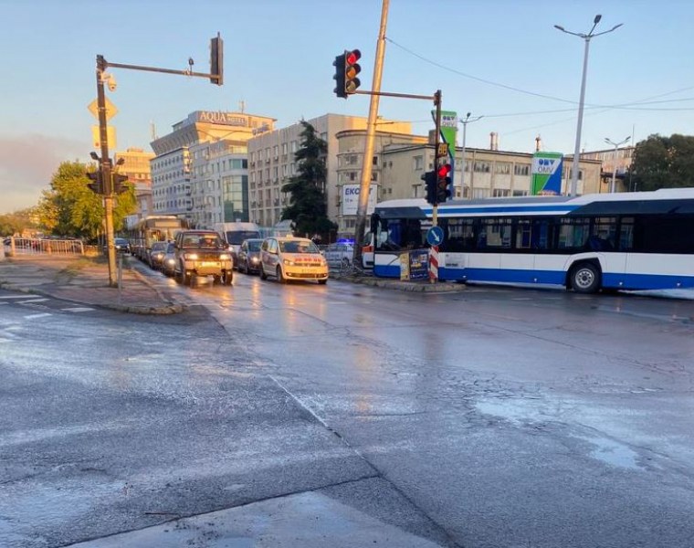Автобус катастрофира и във Варна СНИМКИ