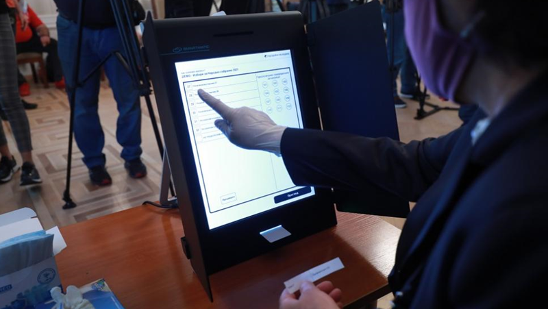 Партиите получават достъп до изходния код на софтуера на машините за гласуване